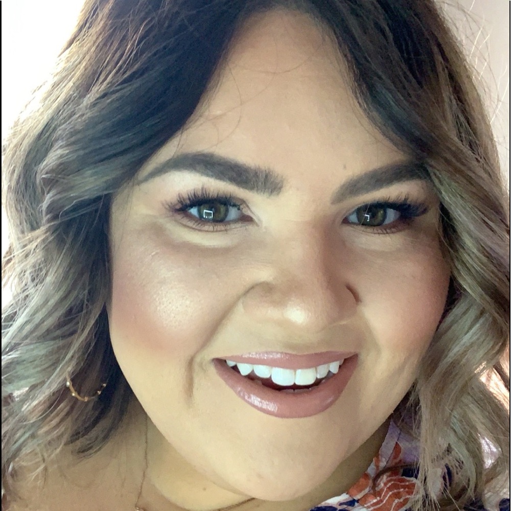 Meet your Posher, Danielle